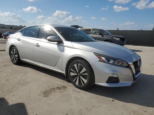 2019 NISSAN ALTIMA SL 4