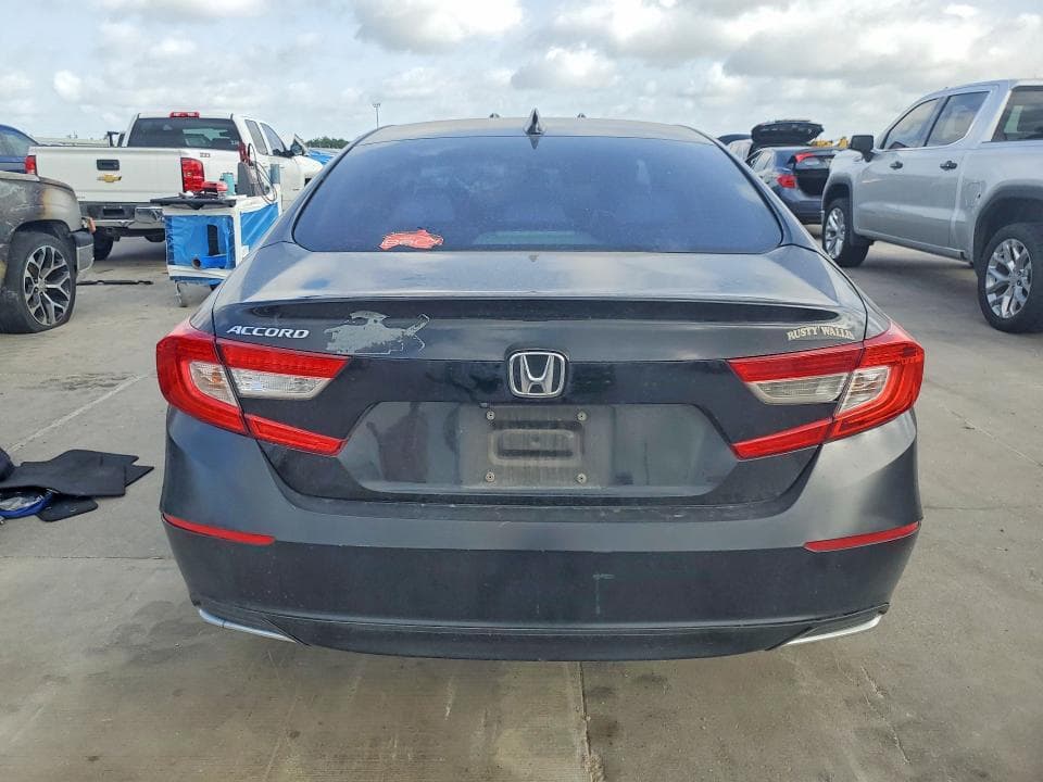 2018 HONDA ACCORD LX 6