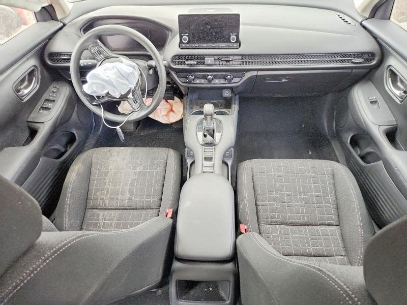 2025 HONDA HR-V LX 8