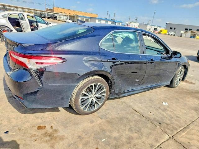 2019 TOYOTA CAMRY SE 3