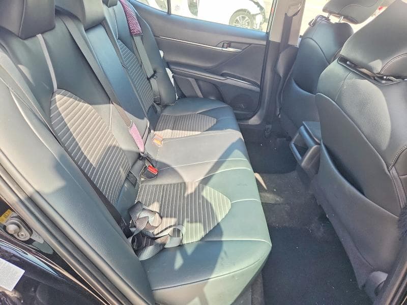 2019 TOYOTA CAMRY SE 10