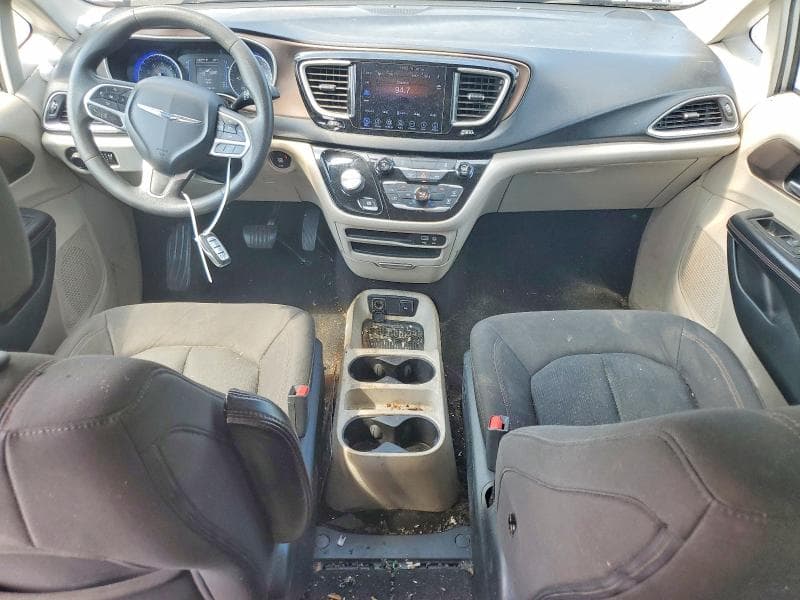 2017 CHRYSLER PACIFICA TOURING 8