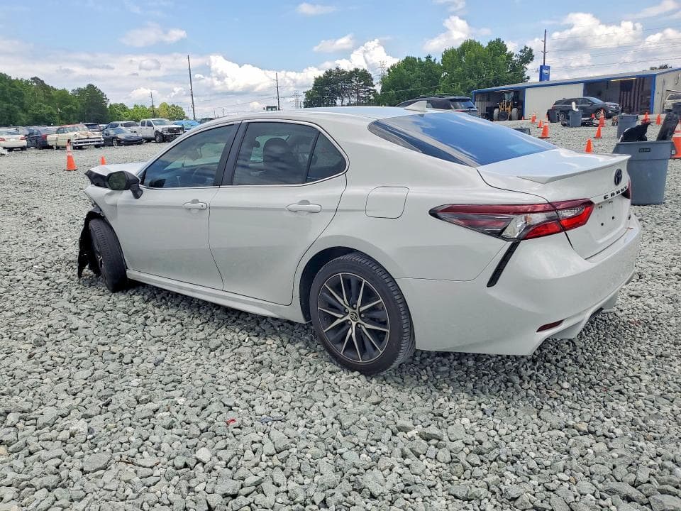 2024 TOYOTA CAMRY SE 2