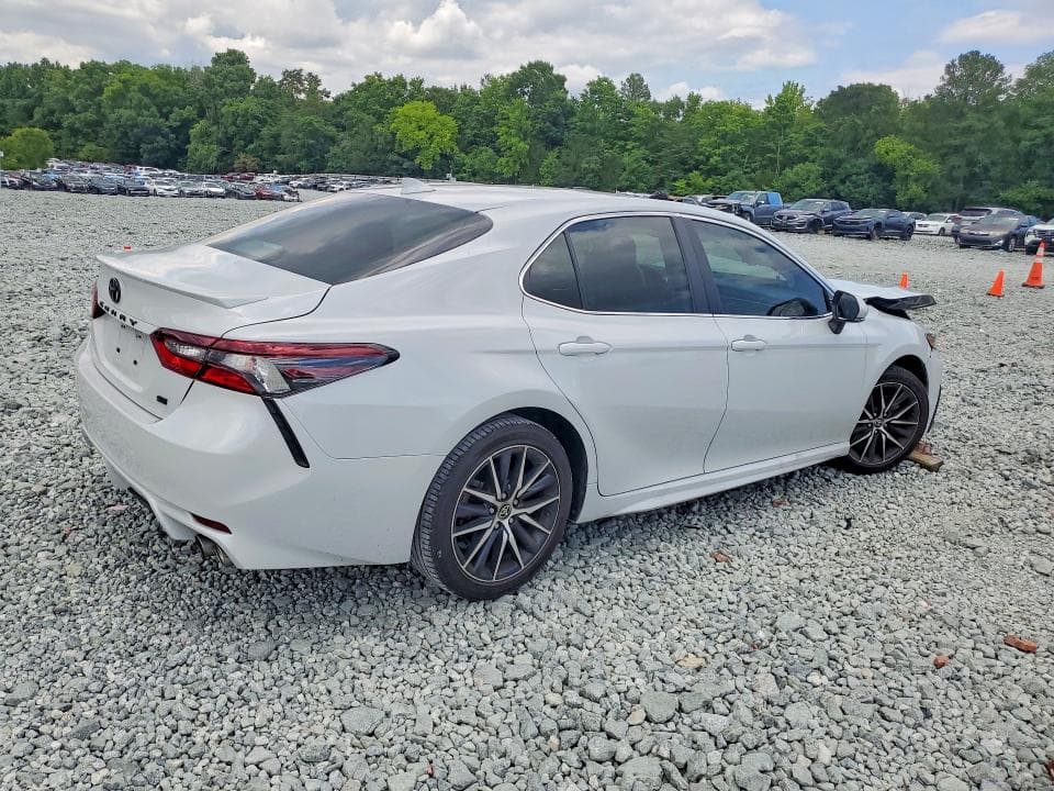 2024 TOYOTA CAMRY SE 3
