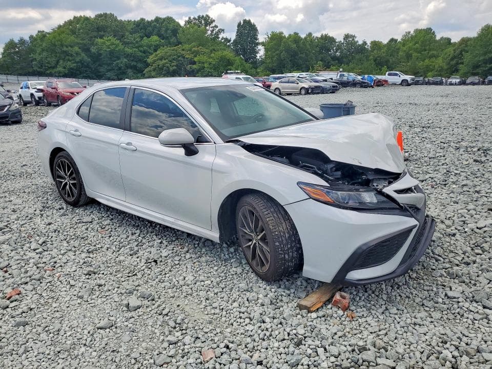 2024 TOYOTA CAMRY SE 4
