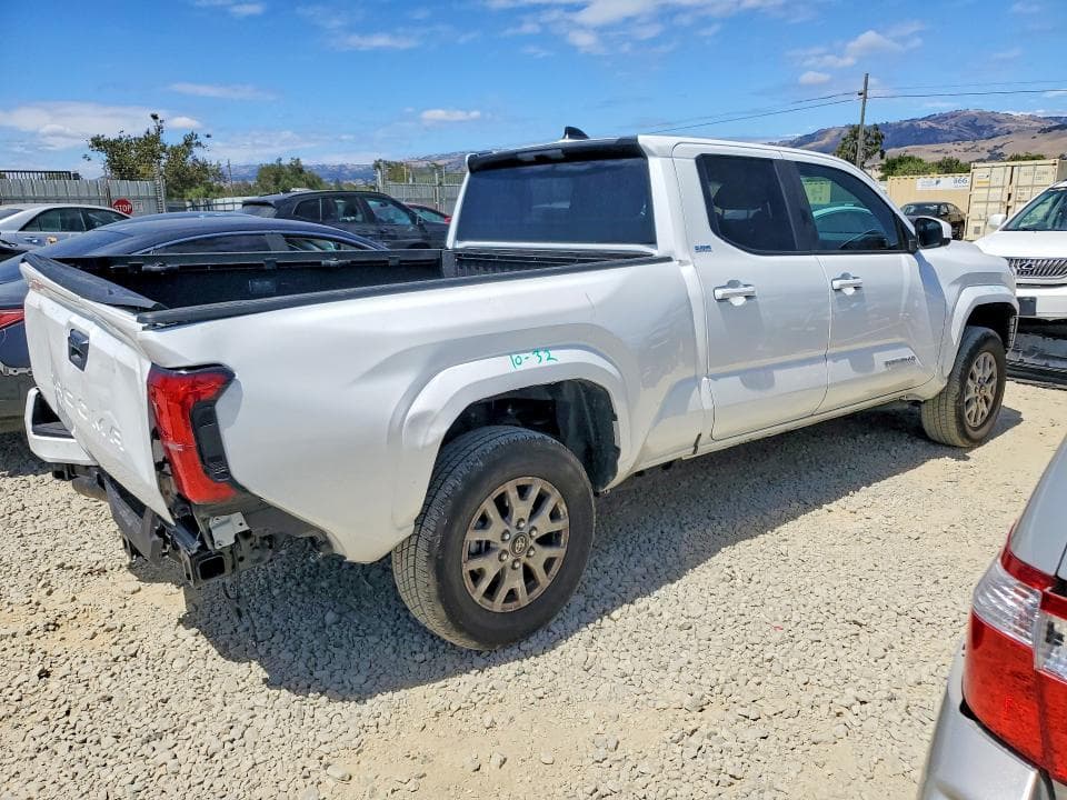 2025 TOYOTA TACOMA SR5 3