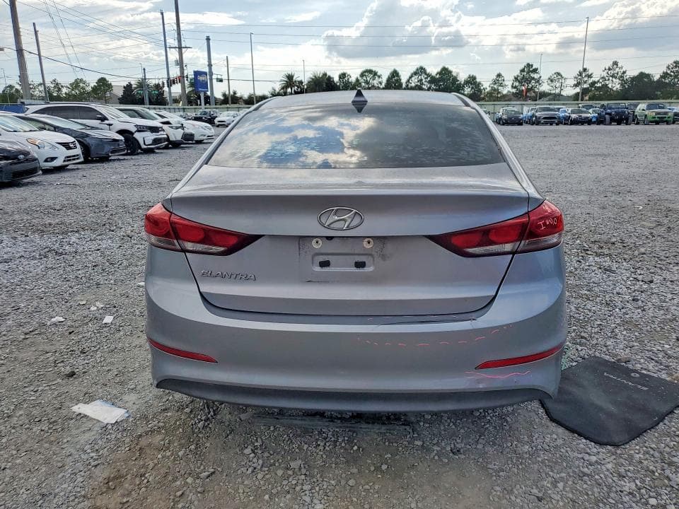 2017 HYUNDAI ELANTRA SE 6