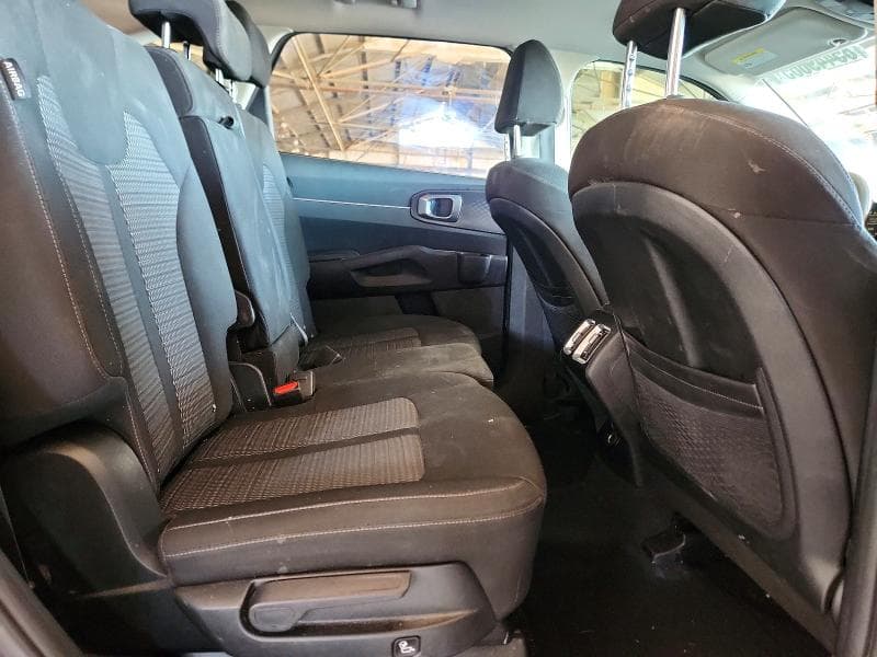 2024 KIA SORENTO LX 11
