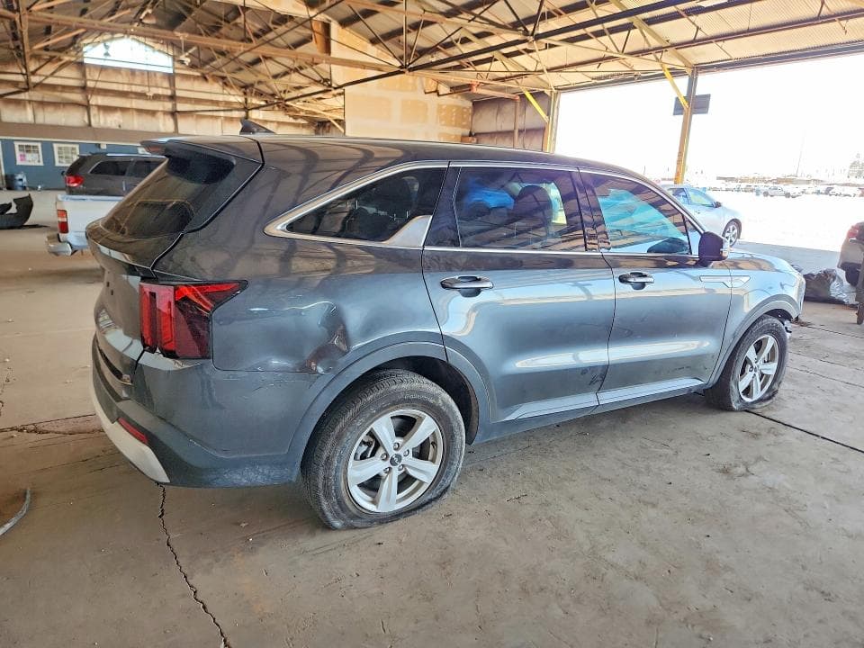 2024 KIA SORENTO LX 3