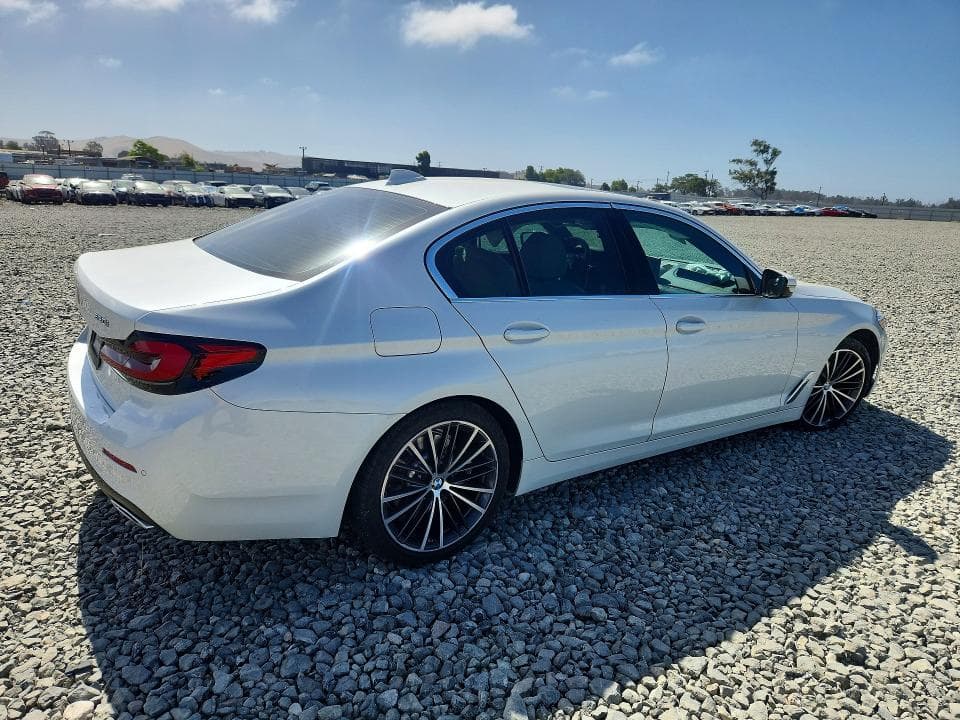 2022 BMW 530 XI 3