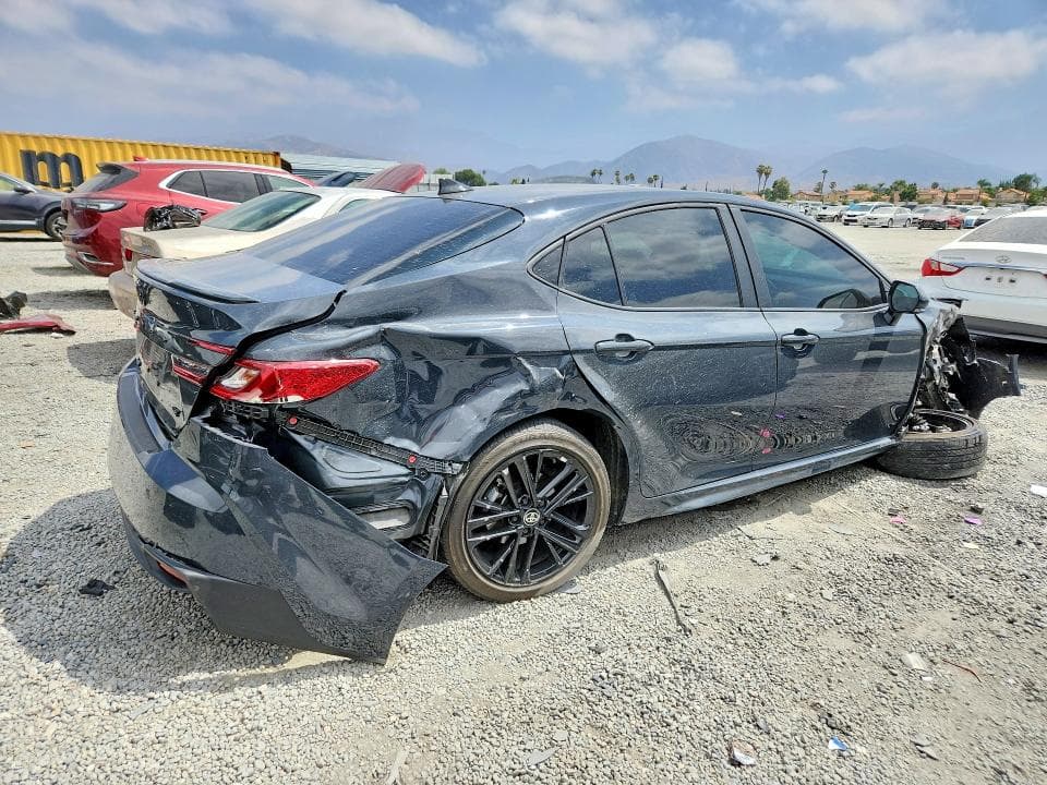 2025 TOYOTA CAMRY SE 3