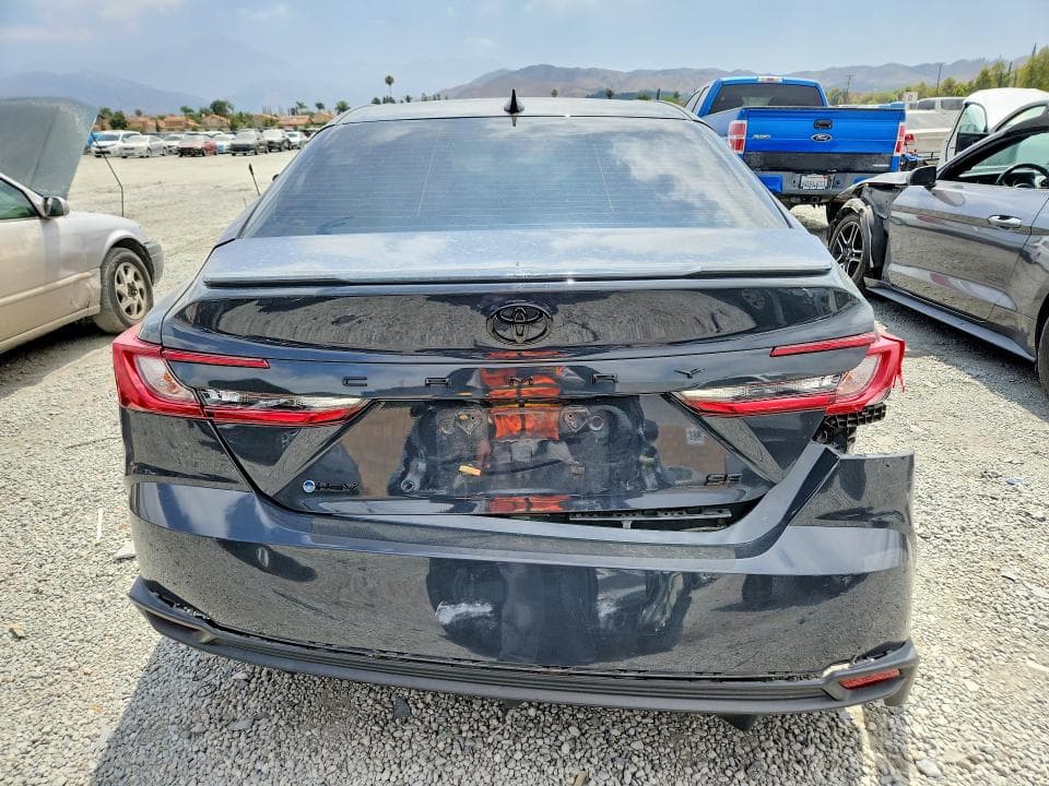 2025 TOYOTA CAMRY SE 6