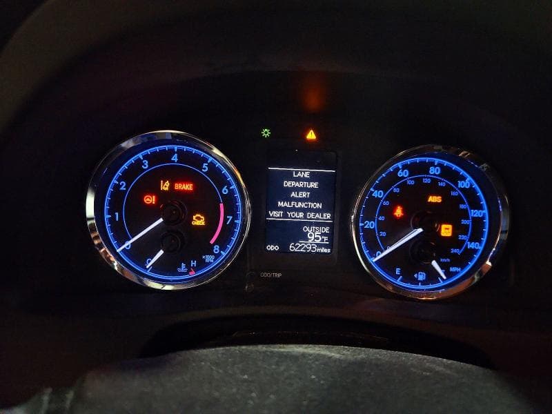 2017 TOYOTA COROLLA LE LE 9