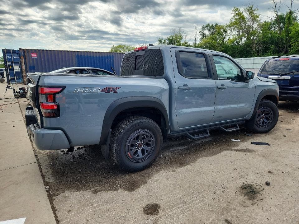 2025 NISSAN FRONTIER PRO-4X 3
