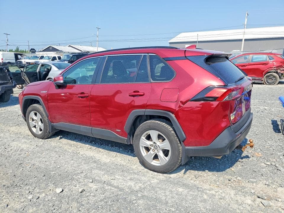 2021 TOYOTA RAV4 XLE 2
