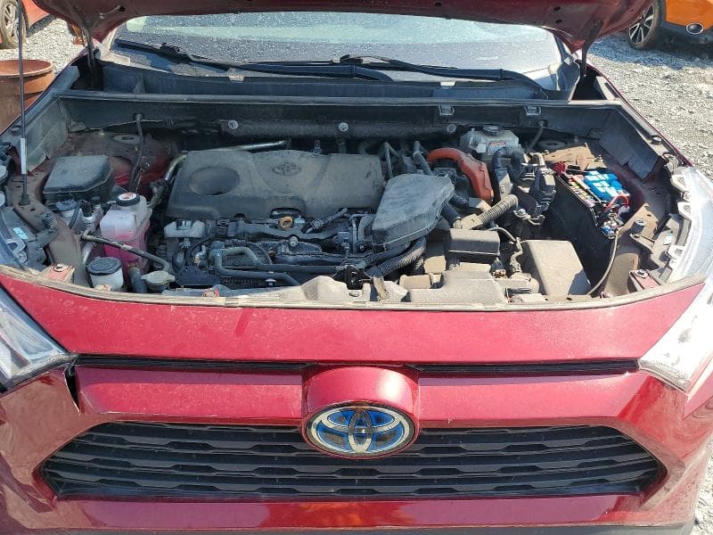2021 TOYOTA RAV4 XLE 12