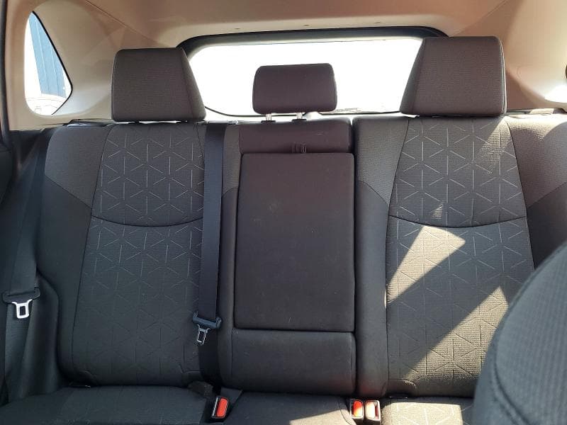 2021 TOYOTA RAV4 XLE 10