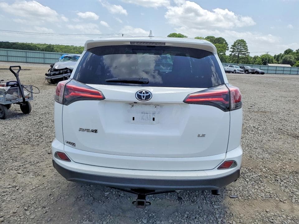 2018 TOYOTA RAV4 LE 6