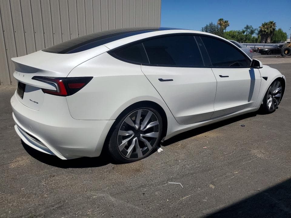 2025 TESLA MODEL 3 3