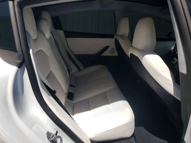 2025 TESLA MODEL 3 10