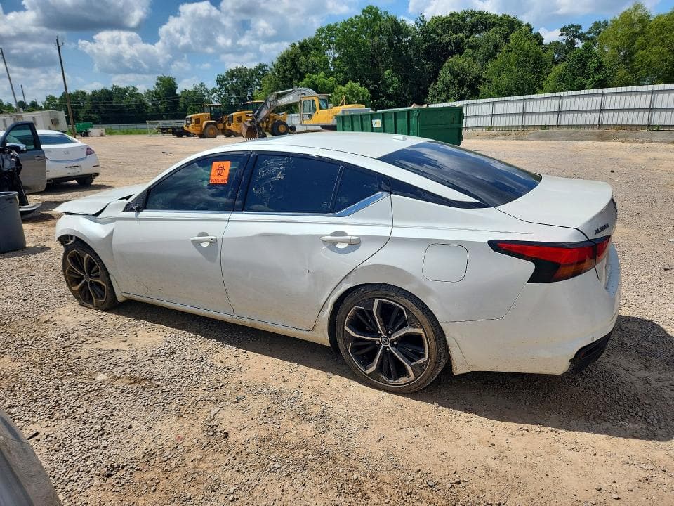 2024 NISSAN ALTIMA SR 2