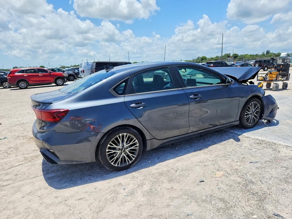 2022 KIA FORTE GT LINE 3