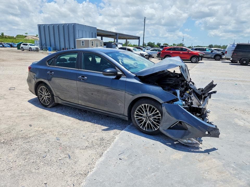 2022 KIA FORTE GT LINE 4