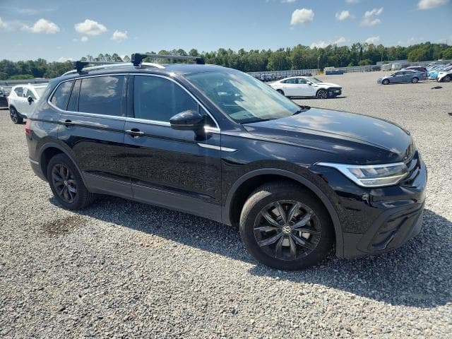 2023 VOLKSWAGEN TIGUAN SE 4