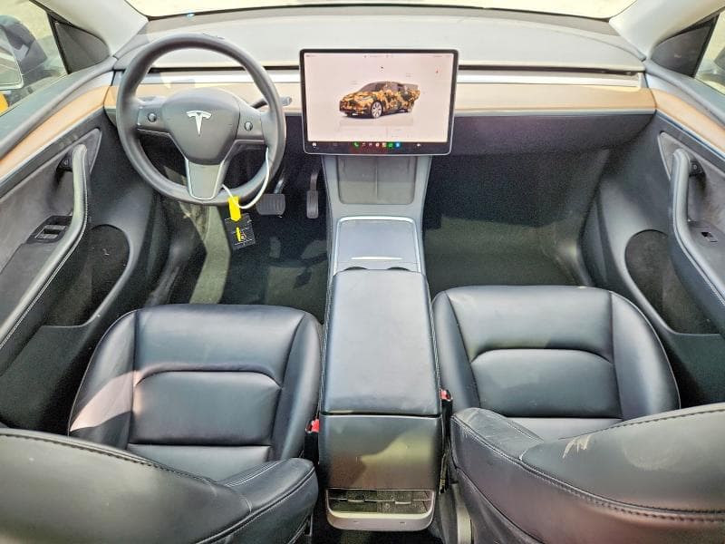 2023 TESLA MODEL Y 8