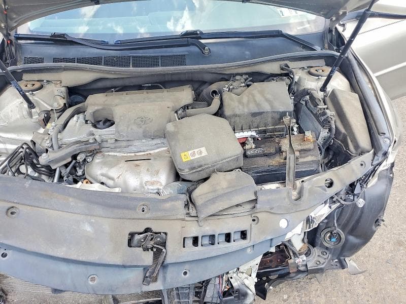 2017 TOYOTA CAMRY SE 11