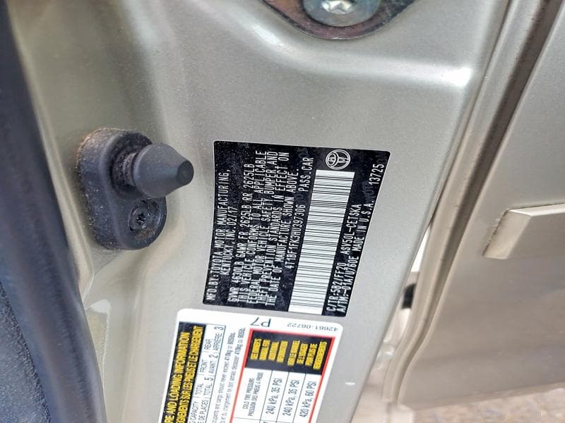 2017 TOYOTA CAMRY SE 12