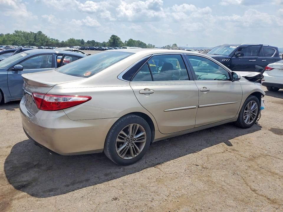 2017 TOYOTA CAMRY SE 3