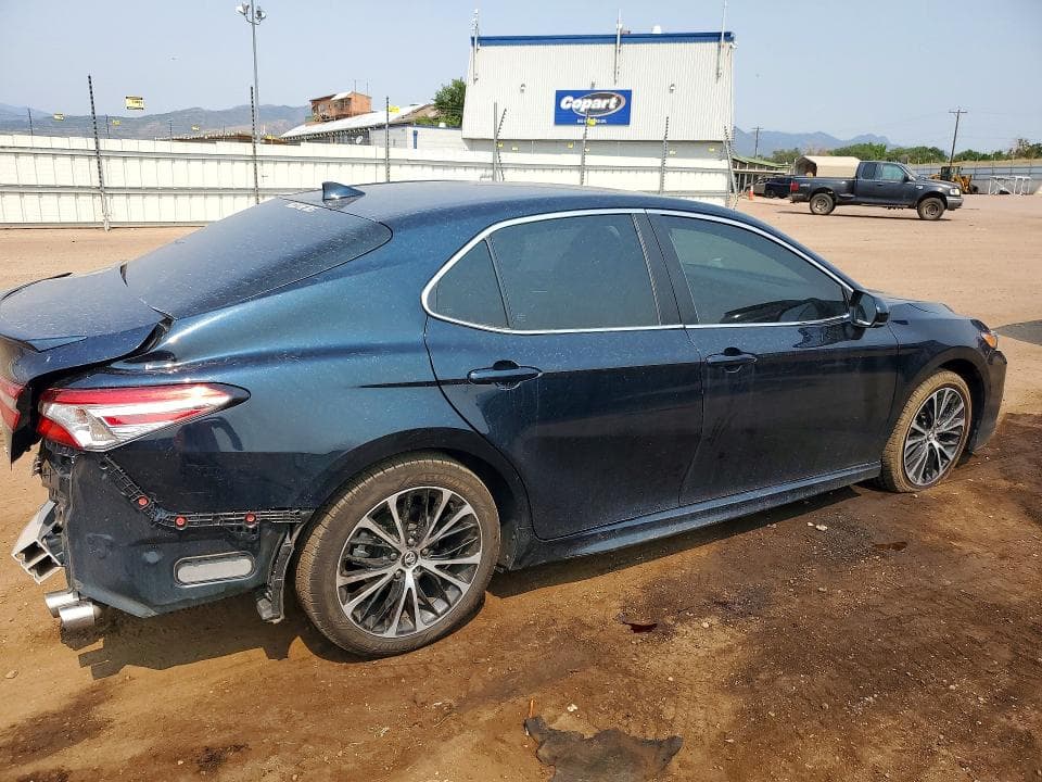 2020 TOYOTA CAMRY SE 3