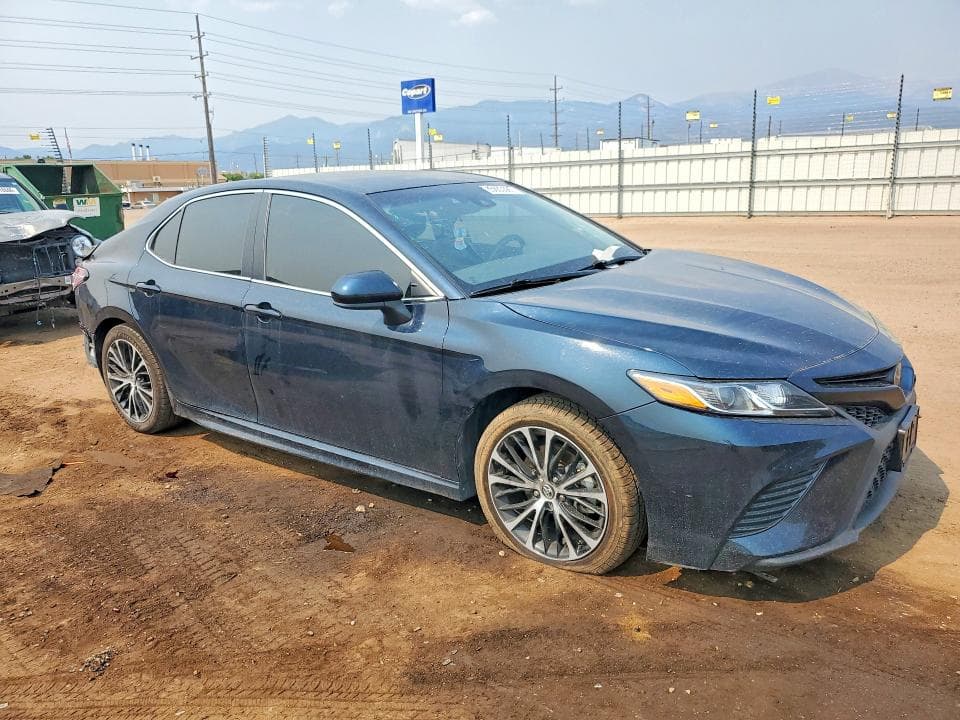 2020 TOYOTA CAMRY SE 4