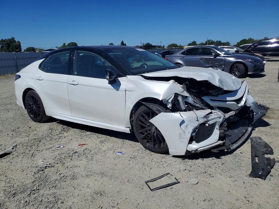 2021 TOYOTA CAMRY XSE 4