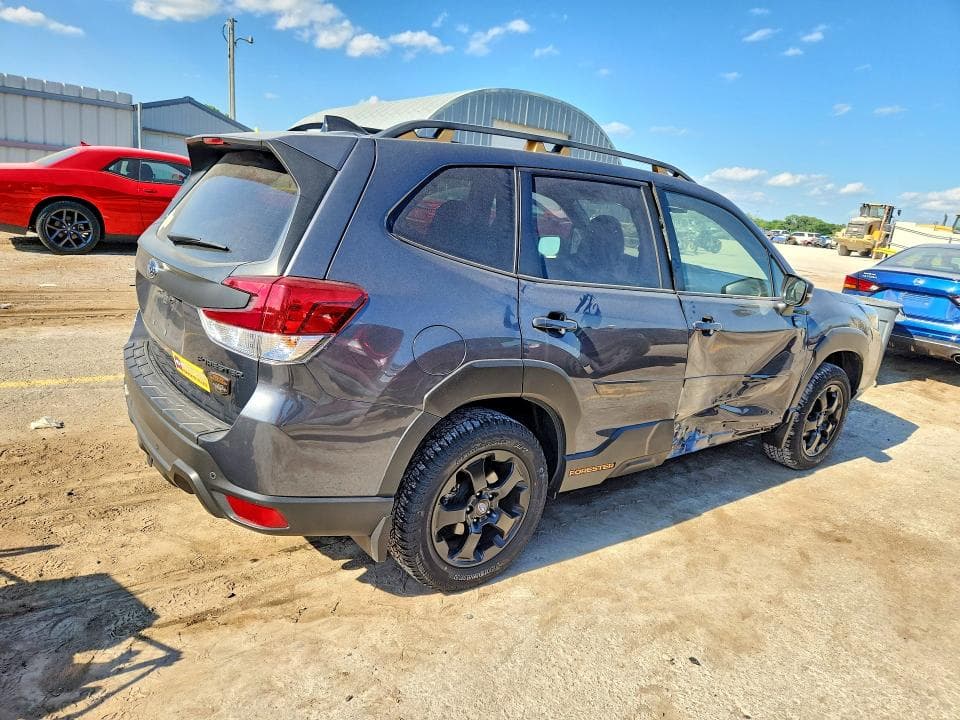 2024 SUBARU FORESTER 3