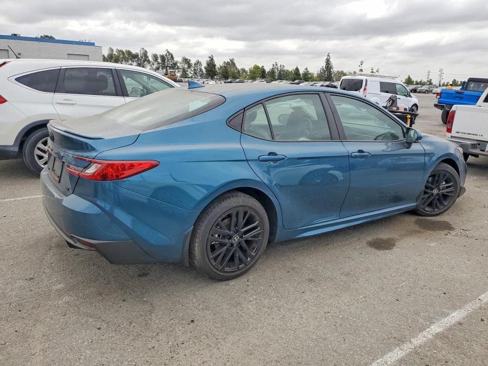 2026 TOYOTA CAMRY SE 3