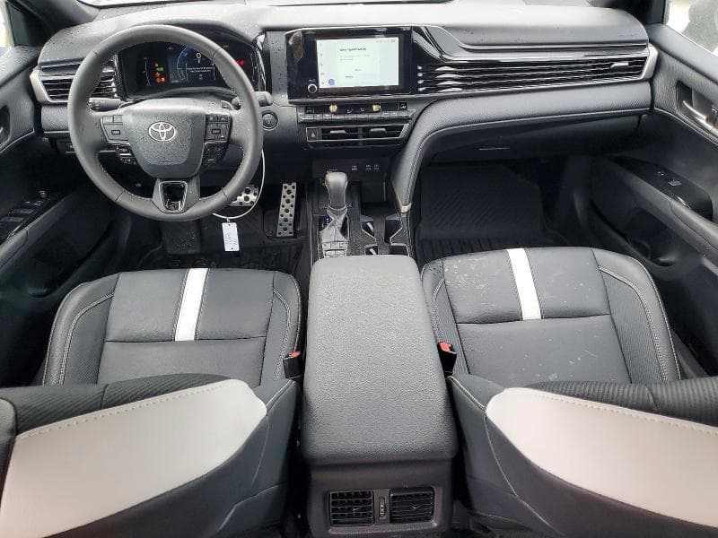 2026 TOYOTA CAMRY SE 8
