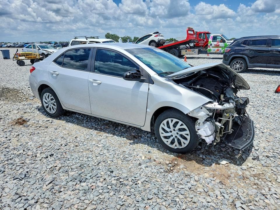 2017 TOYOTA COROLLA LE 4