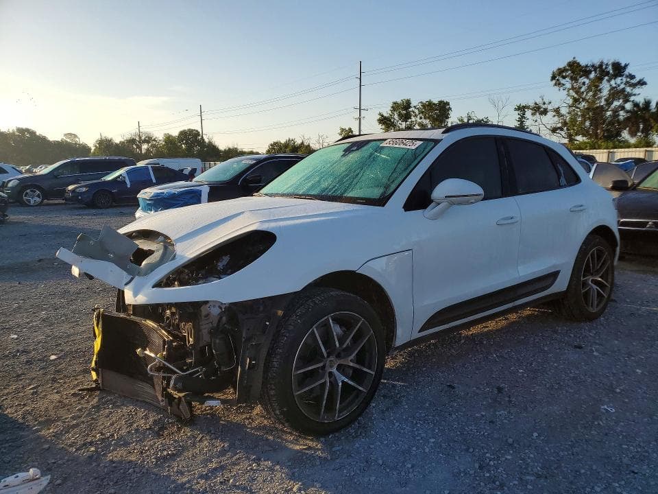 2023 PORSCHE MACAN BASE - 1