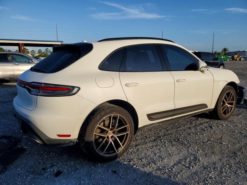 2023 PORSCHE MACAN BASE 3