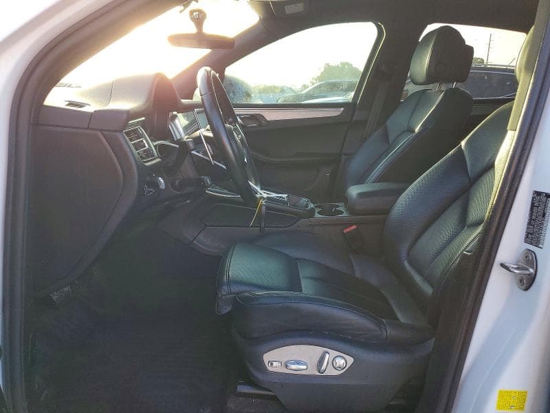 2023 PORSCHE MACAN BASE 7
