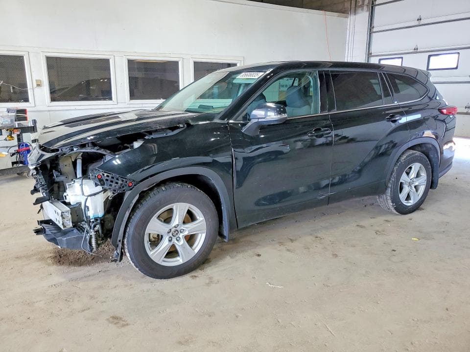 2020 TOYOTA HIGHLANDER LE 1