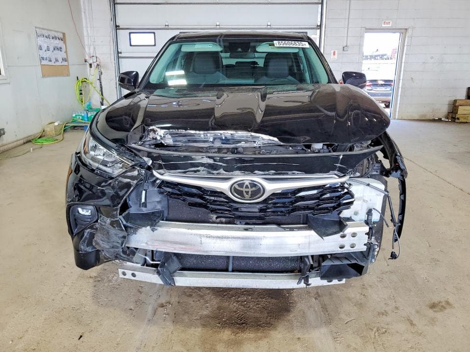 2020 TOYOTA HIGHLANDER LE 5
