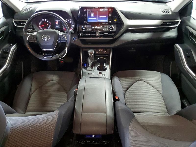2020 TOYOTA HIGHLANDER LE 8