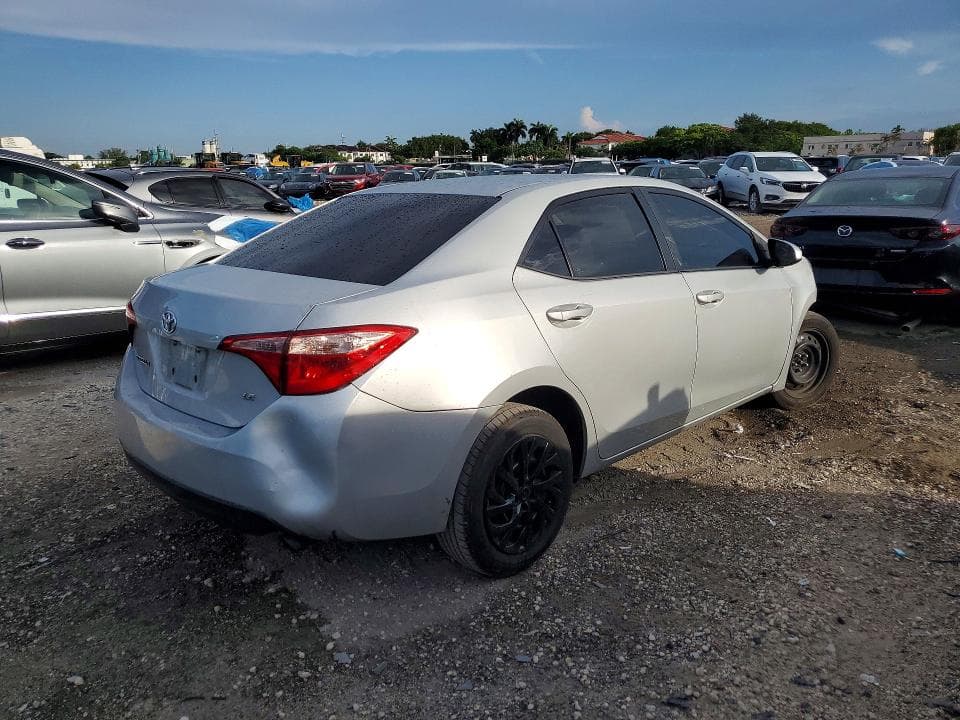 2018 TOYOTA COROLLA LE 3