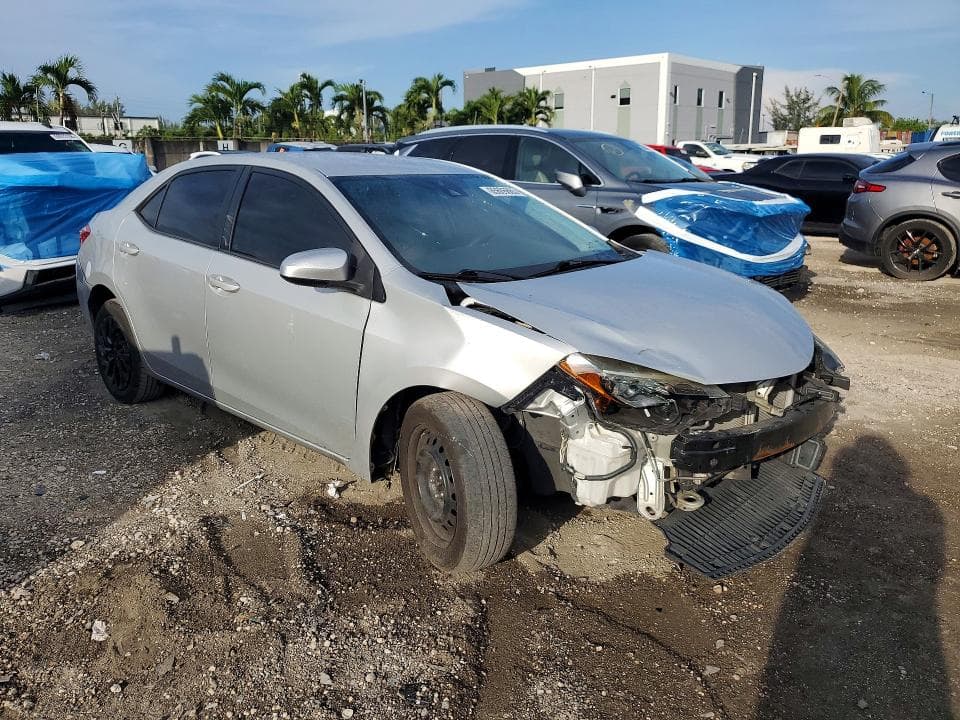 2018 TOYOTA COROLLA LE 4