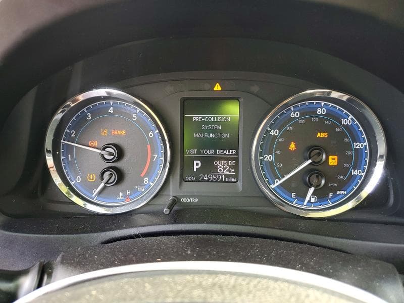 2018 TOYOTA COROLLA LE 9