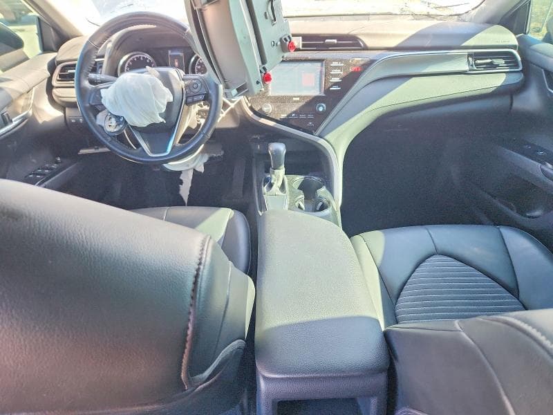 2020 TOYOTA CAMRY SE SE 8