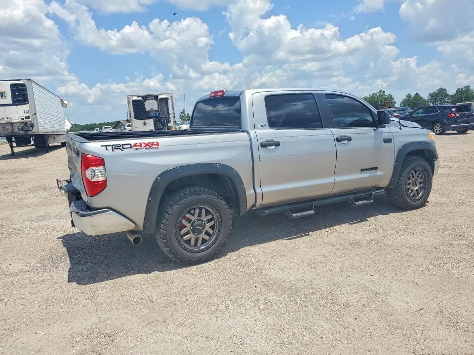 2017 TOYOTA TUNDRA SR5 3